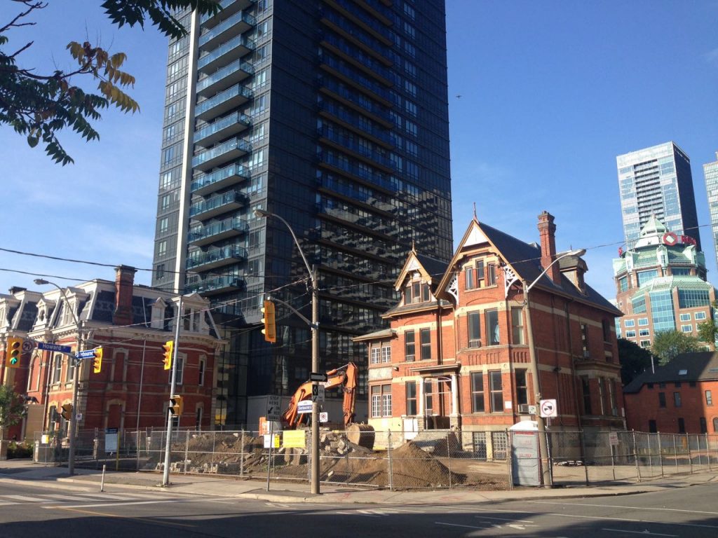 10 Gooderham House Move Douglas Worts